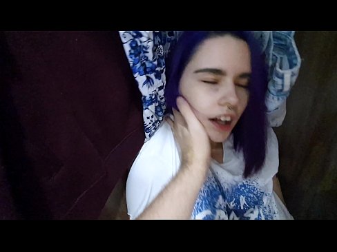 ❤️ Нашел сестренку в шкафу и помог кончить ❤️ Анальное порно у нас ☑